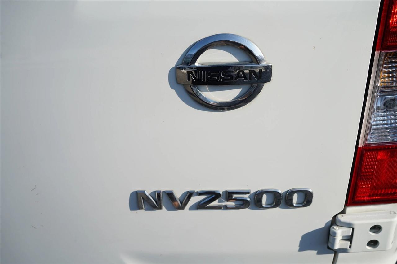 Nissan NV Cargo 2500 HD SV V6 2021