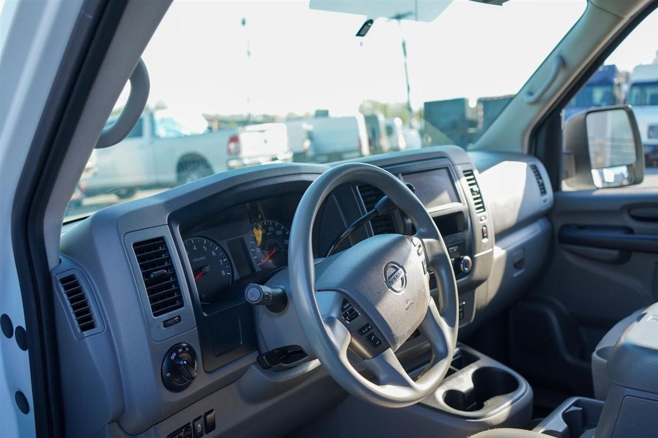 Nissan NV Cargo 2500 HD SV V6 2021