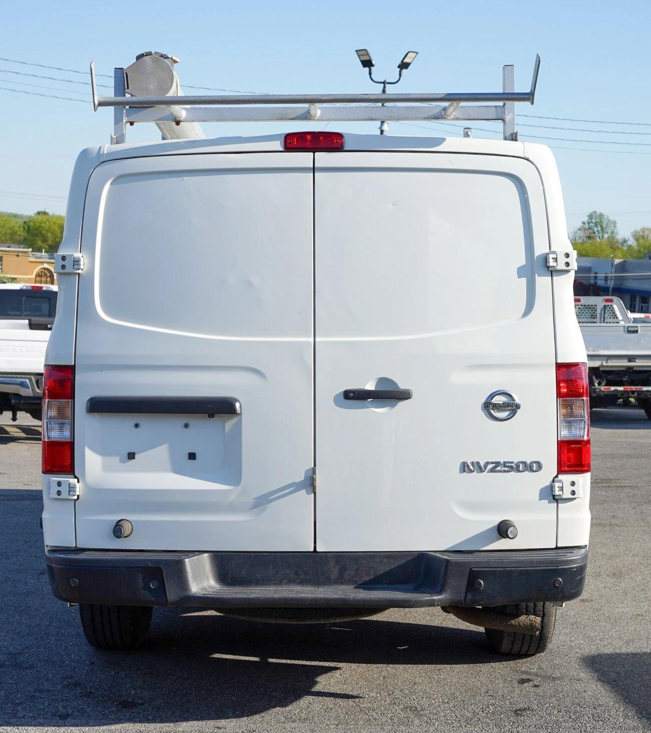 Nissan NV Cargo 2500 HD SV V6 2021