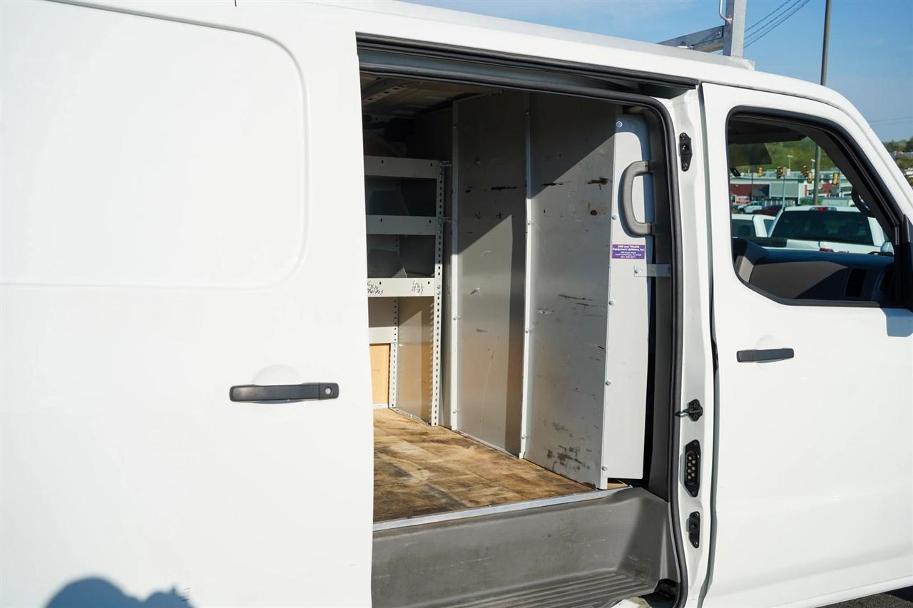 Nissan NV Cargo 2500 HD SV V6 2021