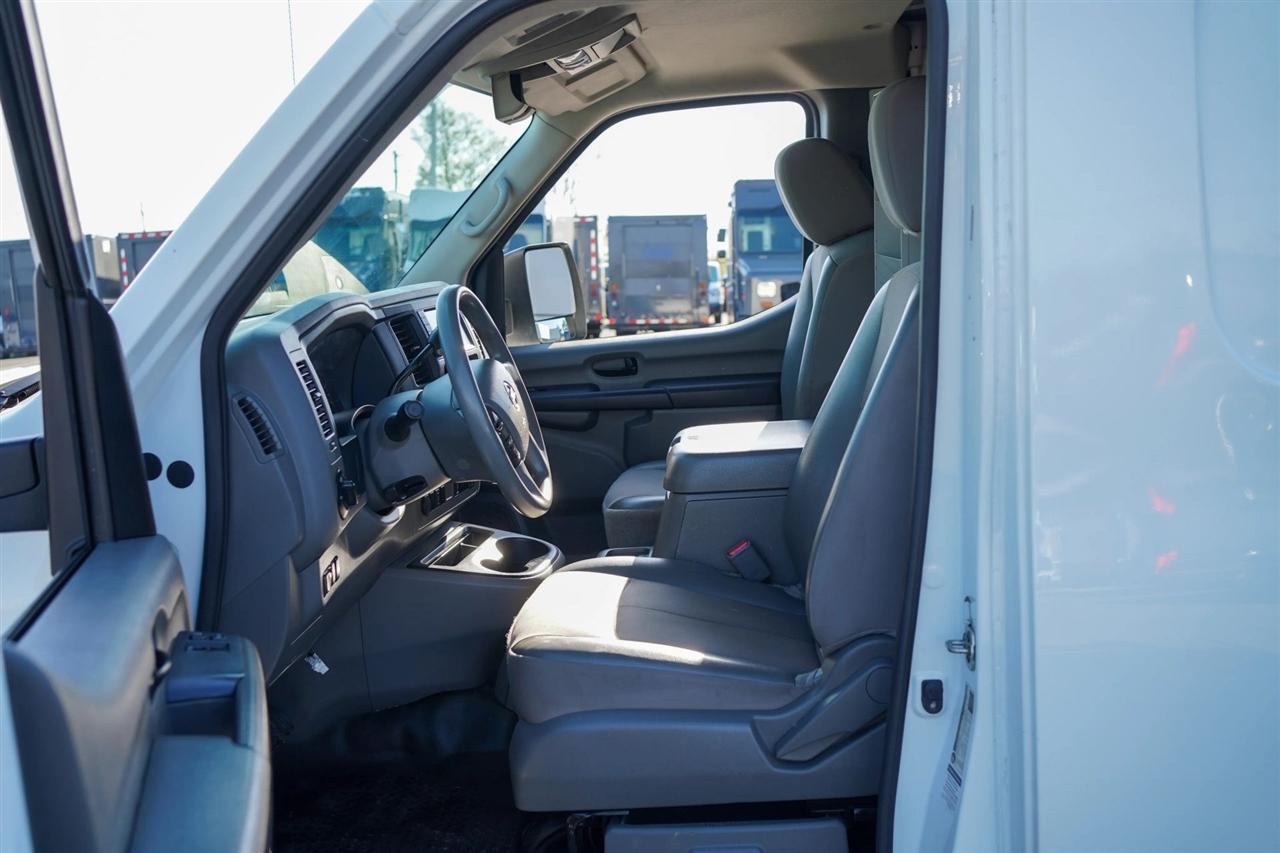 Nissan NV Cargo 2500 HD SV V6 2021