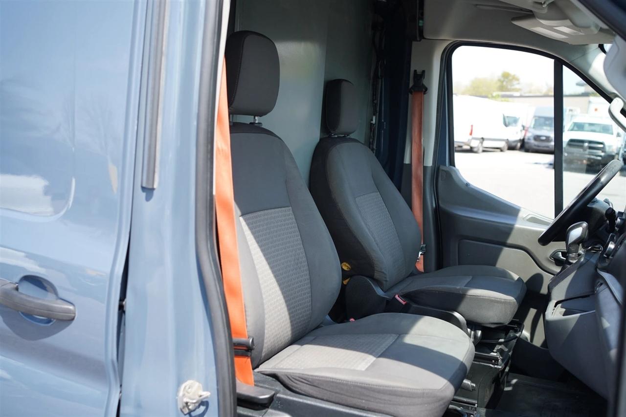 Ford Transit 250 Van High Roof w/Sliding Pass. 148-in. WB EL 2020