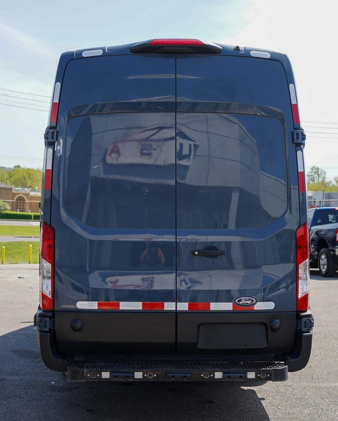 Ford Transit 250 Van High Roof w/Sliding Pass. 148-in. WB EL 2020