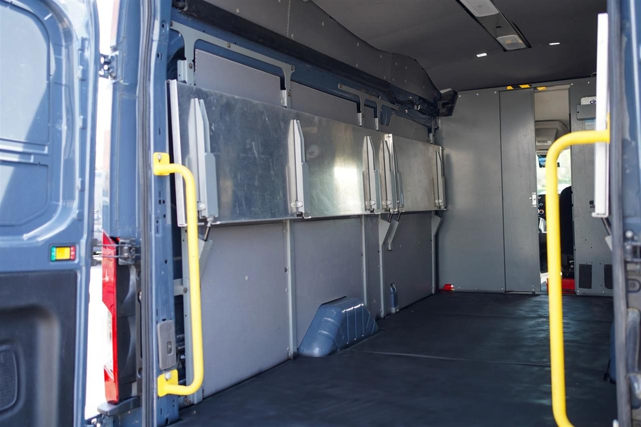 Ford Transit 250 Van High Roof w/Sliding Pass. 148-in. WB EL 2020