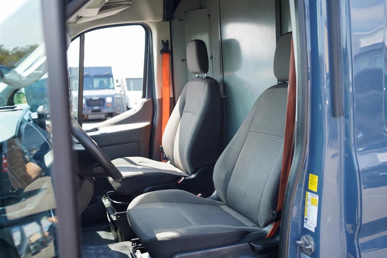 Ford Transit 250 Van High Roof w/Sliding Pass. 148-in. WB EL 2020