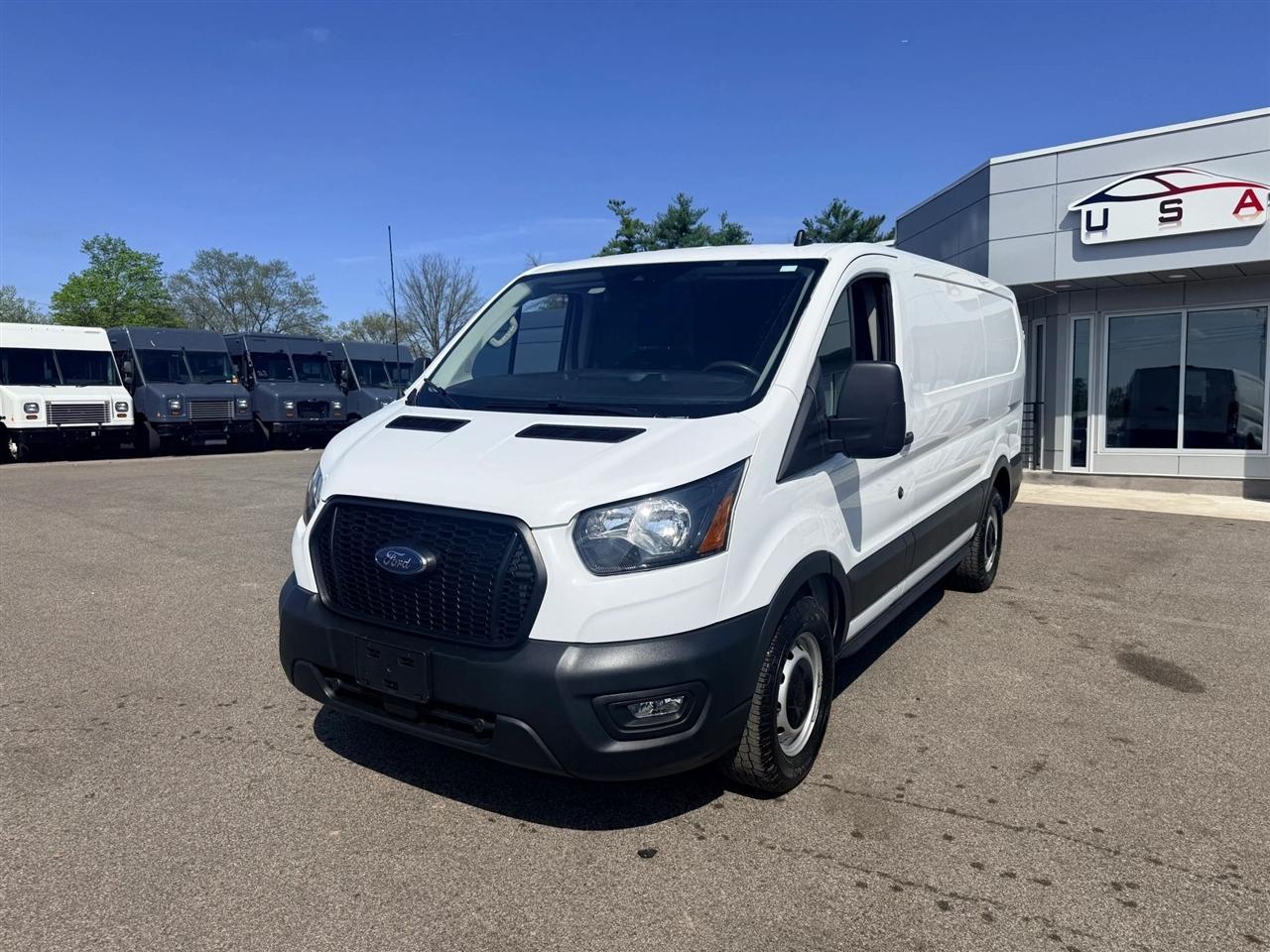 2023 Ford Transit 150 Van Low Roof w/Sliding Pass. 130-in. WB