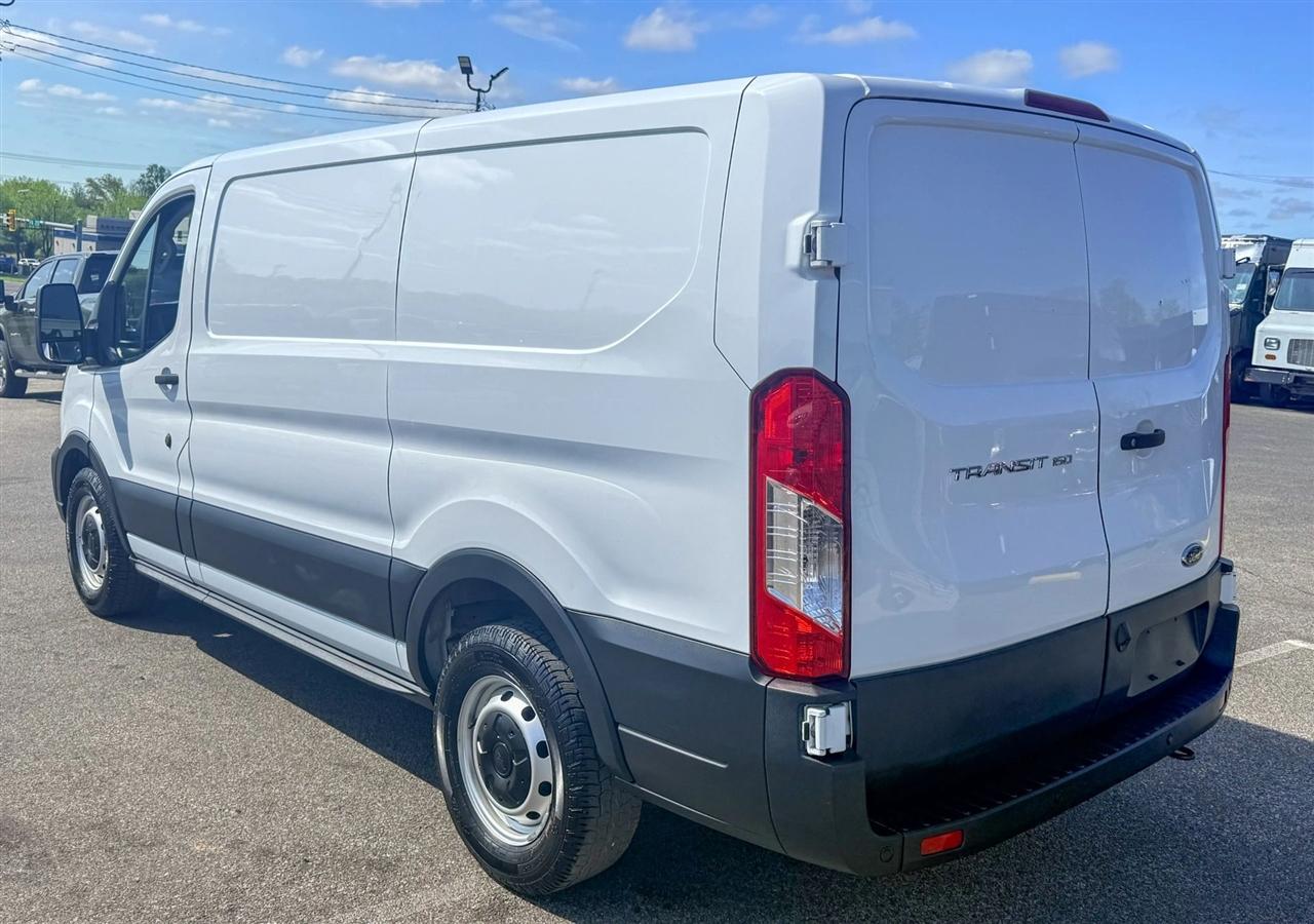 Ford Transit 150 Van Low Roof w/Sliding Pass. 130-in. WB 2023
