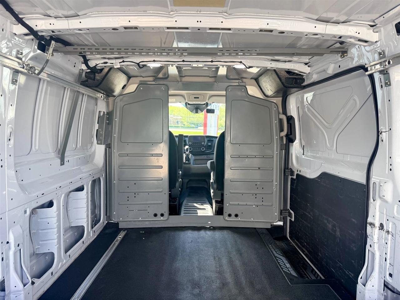 Ford Transit 150 Van Low Roof w/Sliding Pass. 130-in. WB 2023