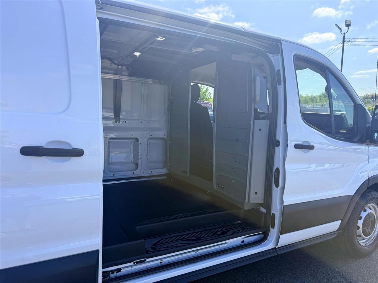 Ford Transit 150 Van Low Roof w/Sliding Pass. 130-in. WB 2023