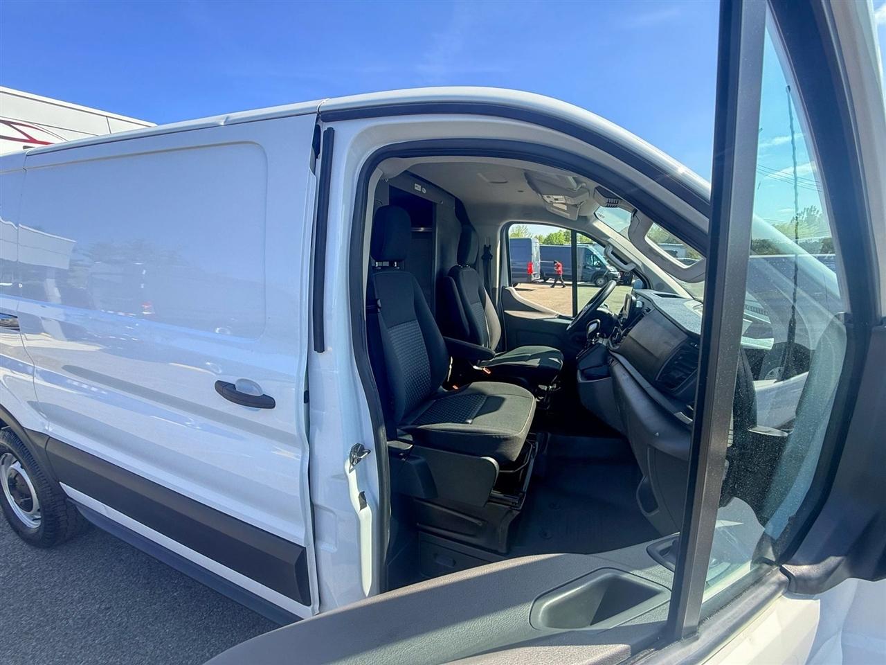 Ford Transit 150 Van Low Roof w/Sliding Pass. 130-in. WB 2023