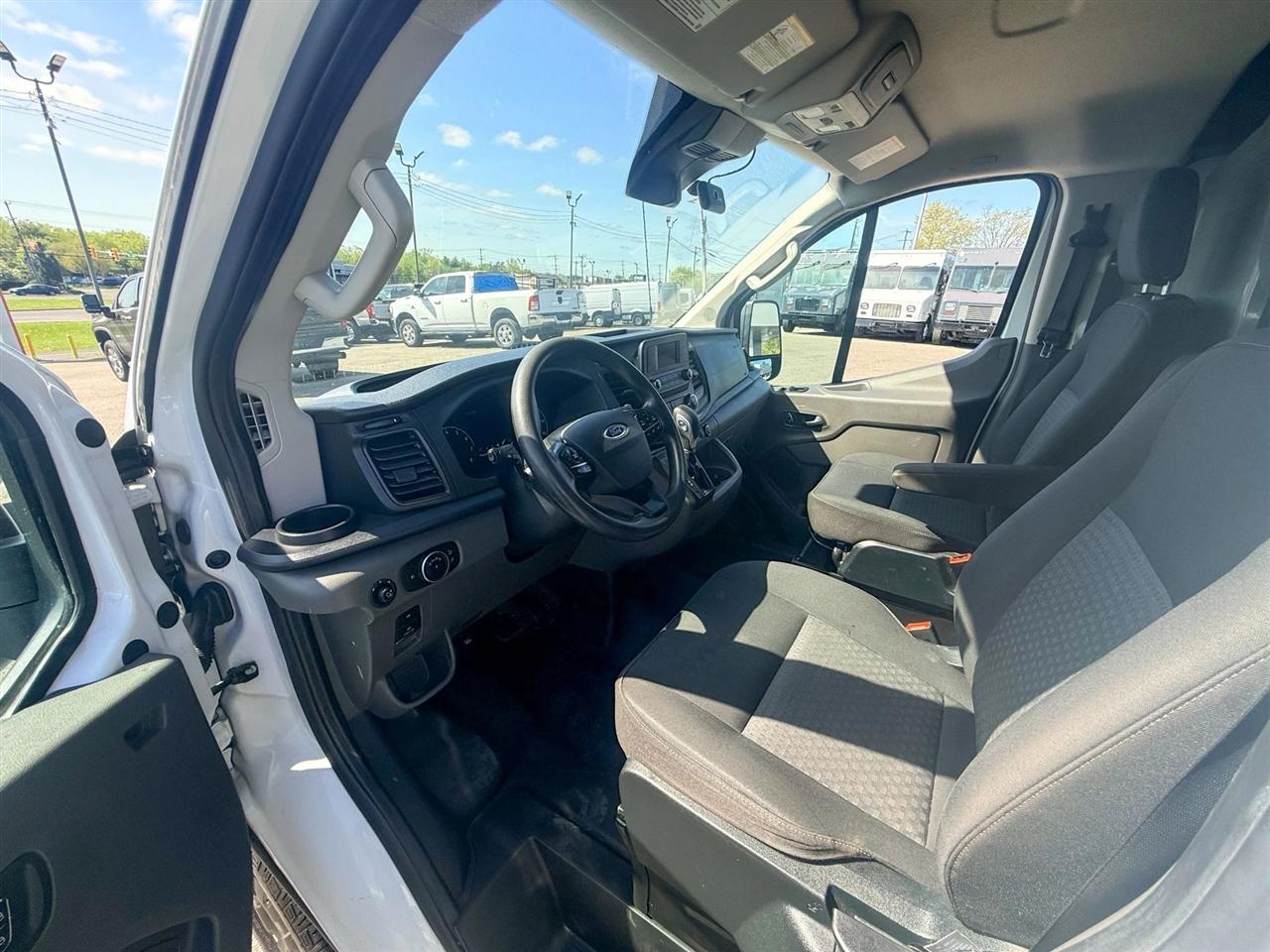 Ford Transit 150 Van Low Roof w/Sliding Pass. 130-in. WB 2023