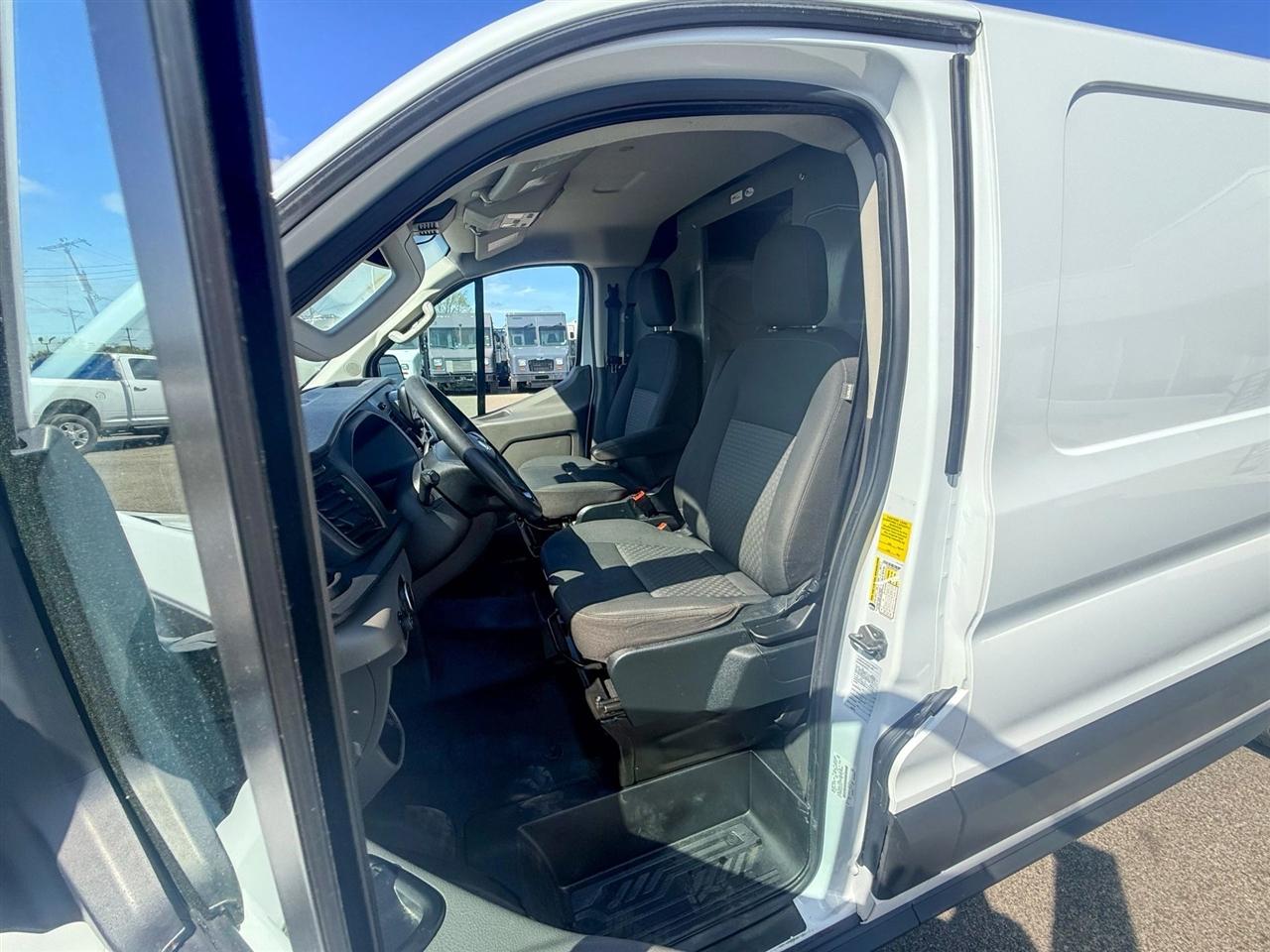 Ford Transit 150 Van Low Roof w/Sliding Pass. 130-in. WB 2023