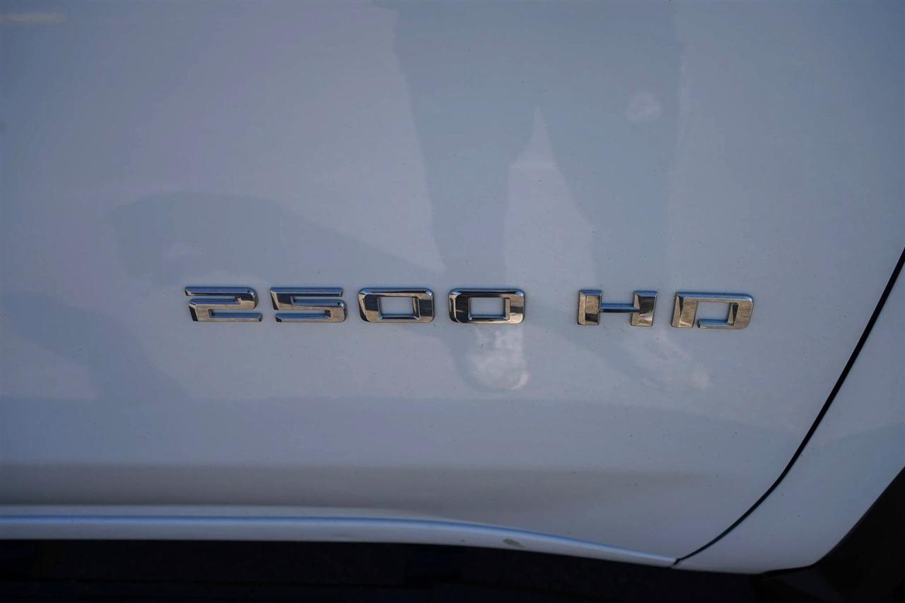 Chevrolet Silverado 2500HD LT Crew Cab Long Box 4WD 2020