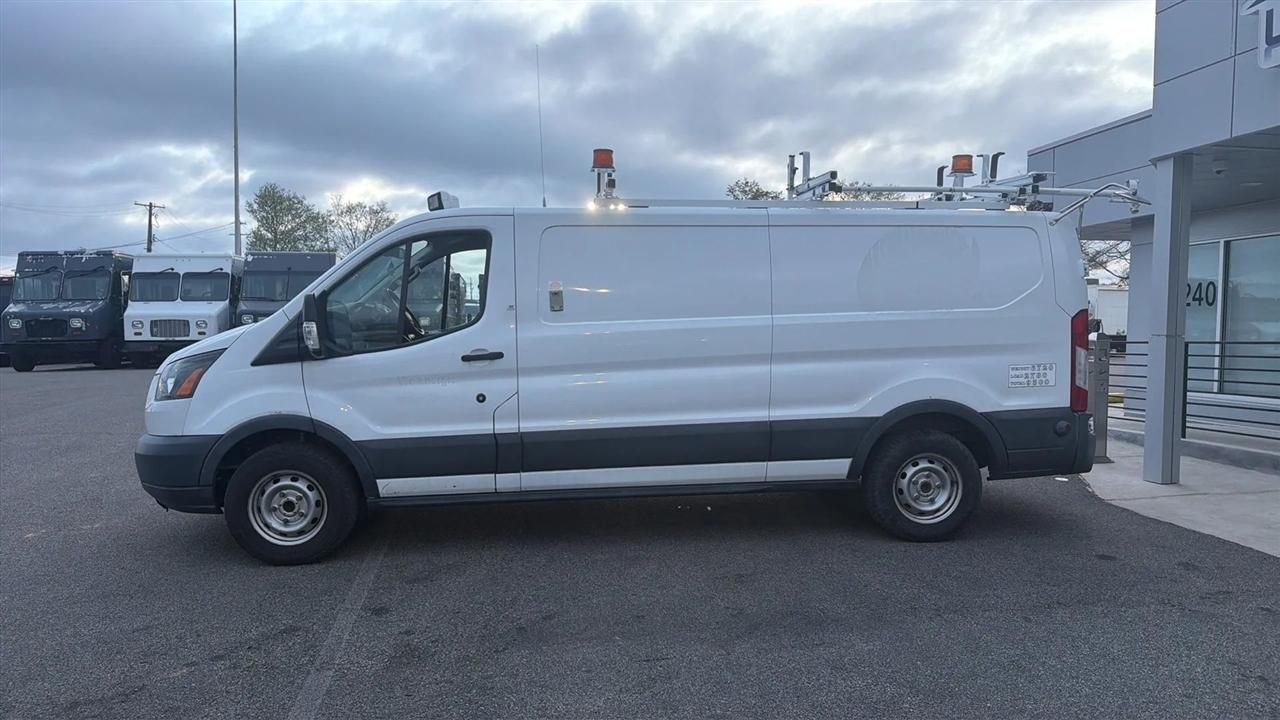Ford Transit 350 Van Low Roof w/Sliding Pass. 148-in. WB 2017