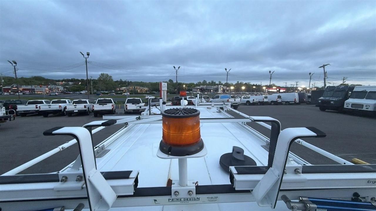 Ford Transit 350 Van Low Roof w/Sliding Pass. 148-in. WB 2017