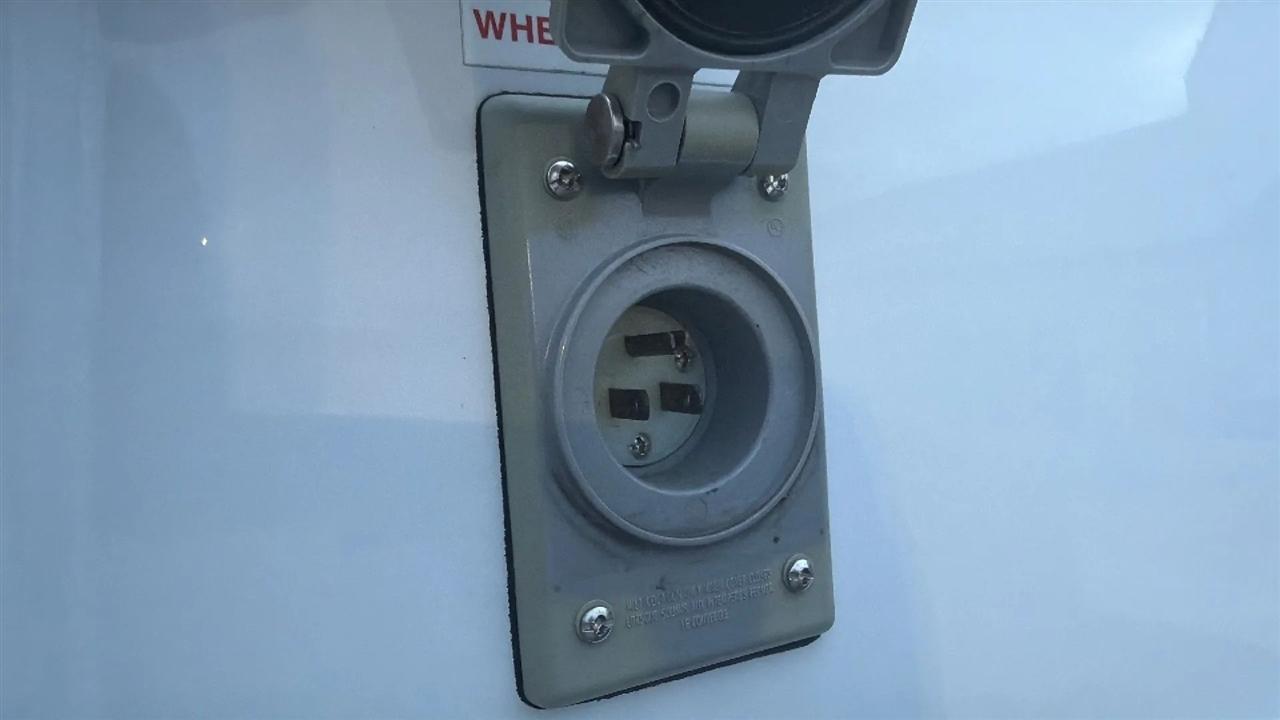 Ford Transit 350 Van Low Roof w/Sliding Pass. 148-in. WB 2017