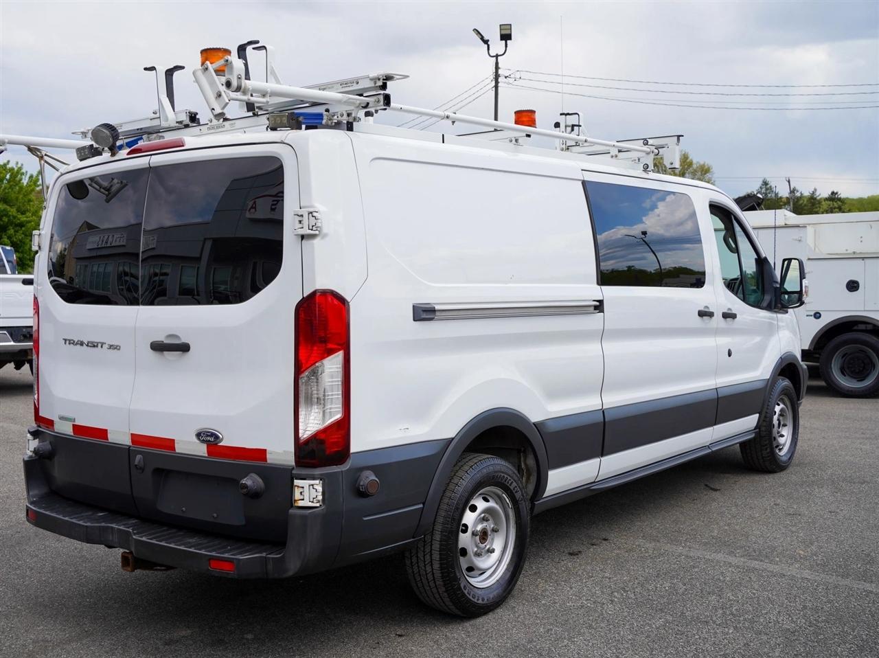 Ford Transit 350 Van Low Roof w/Sliding Pass. 148-in. WB 2017