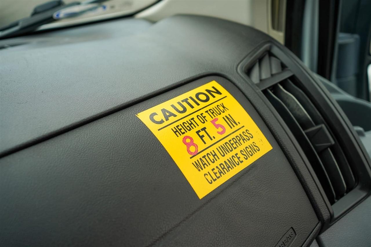 Ford Transit 350 Van Low Roof w/Sliding Pass. 148-in. WB 2017