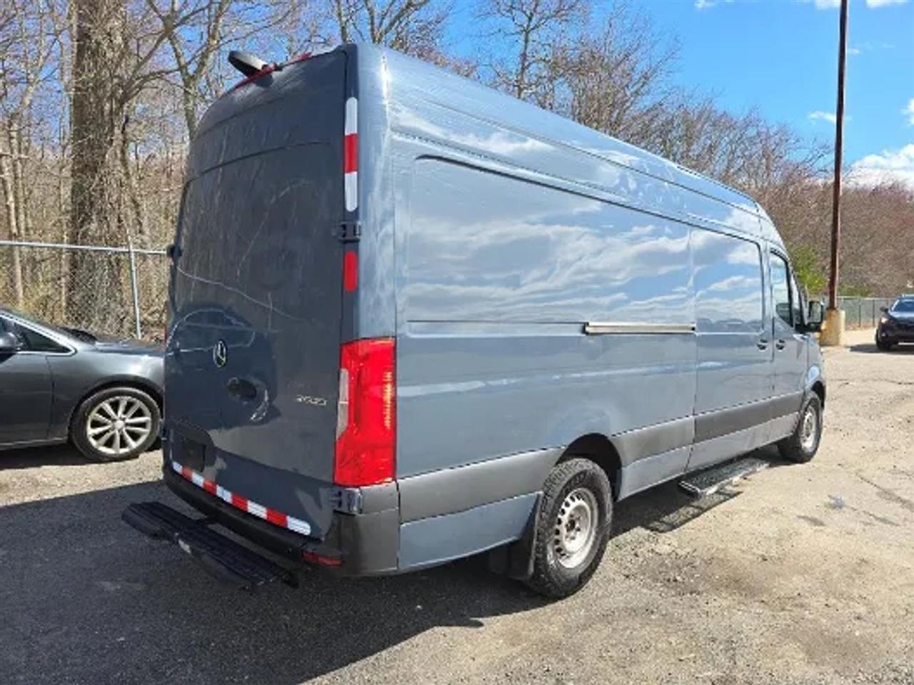 Mercedes-Benz Sprinter 3500 Wagon High Roof 170-in. WB 2019