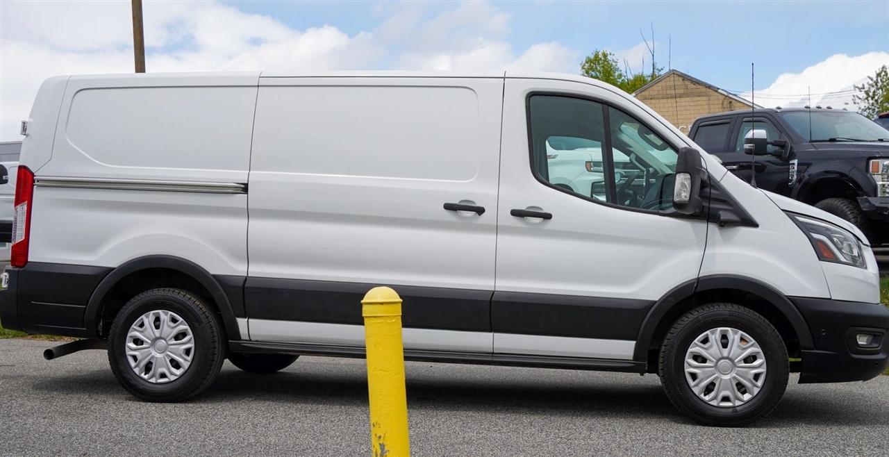 Ford Transit 150 Van Low Roof w/Sliding Pass. 130-in. WB 2023
