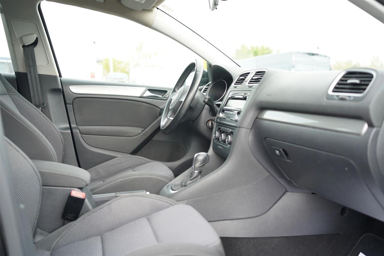 Volkswagen Golf 2.5L Conv & Sunroof 4 Door PZEV 2013