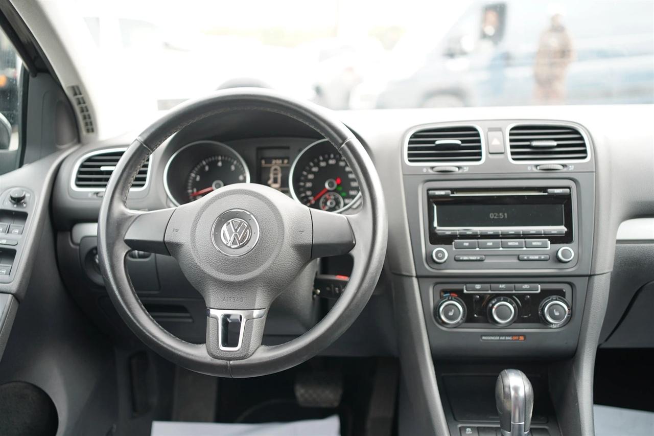 Volkswagen Golf 2.5L Conv & Sunroof 4 Door PZEV 2013