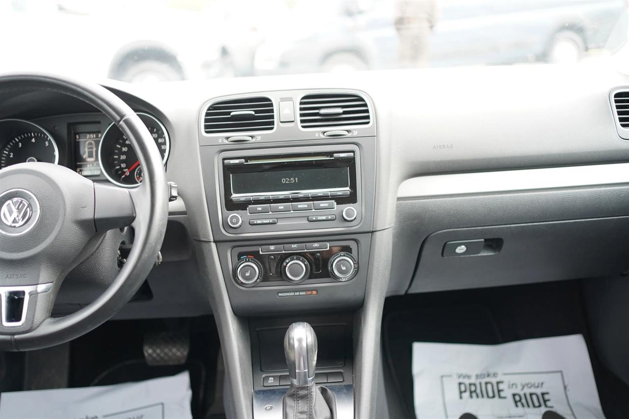 Volkswagen Golf 2.5L Conv & Sunroof 4 Door PZEV 2013