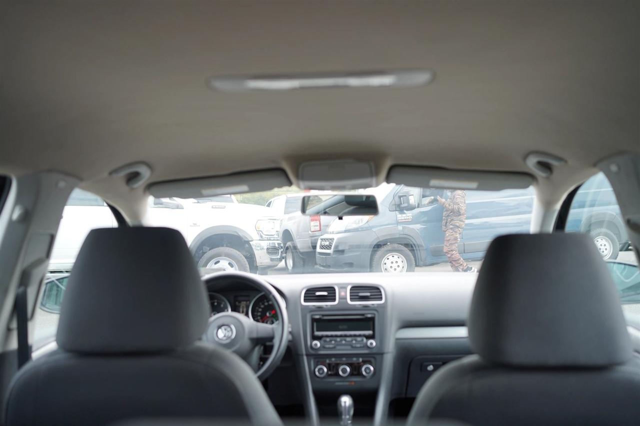 Volkswagen Golf 2.5L Conv & Sunroof 4 Door PZEV 2013