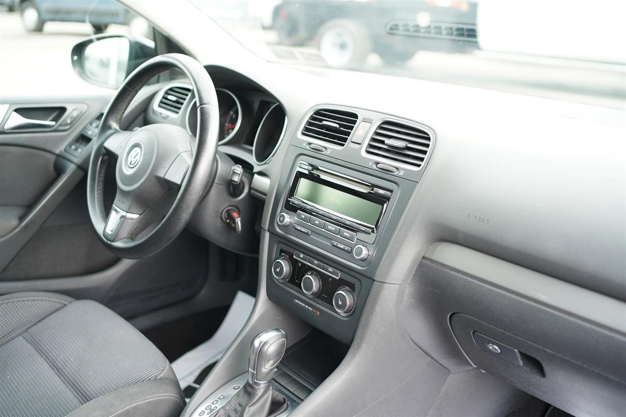 Volkswagen Golf 2.5L Conv & Sunroof 4 Door PZEV 2013