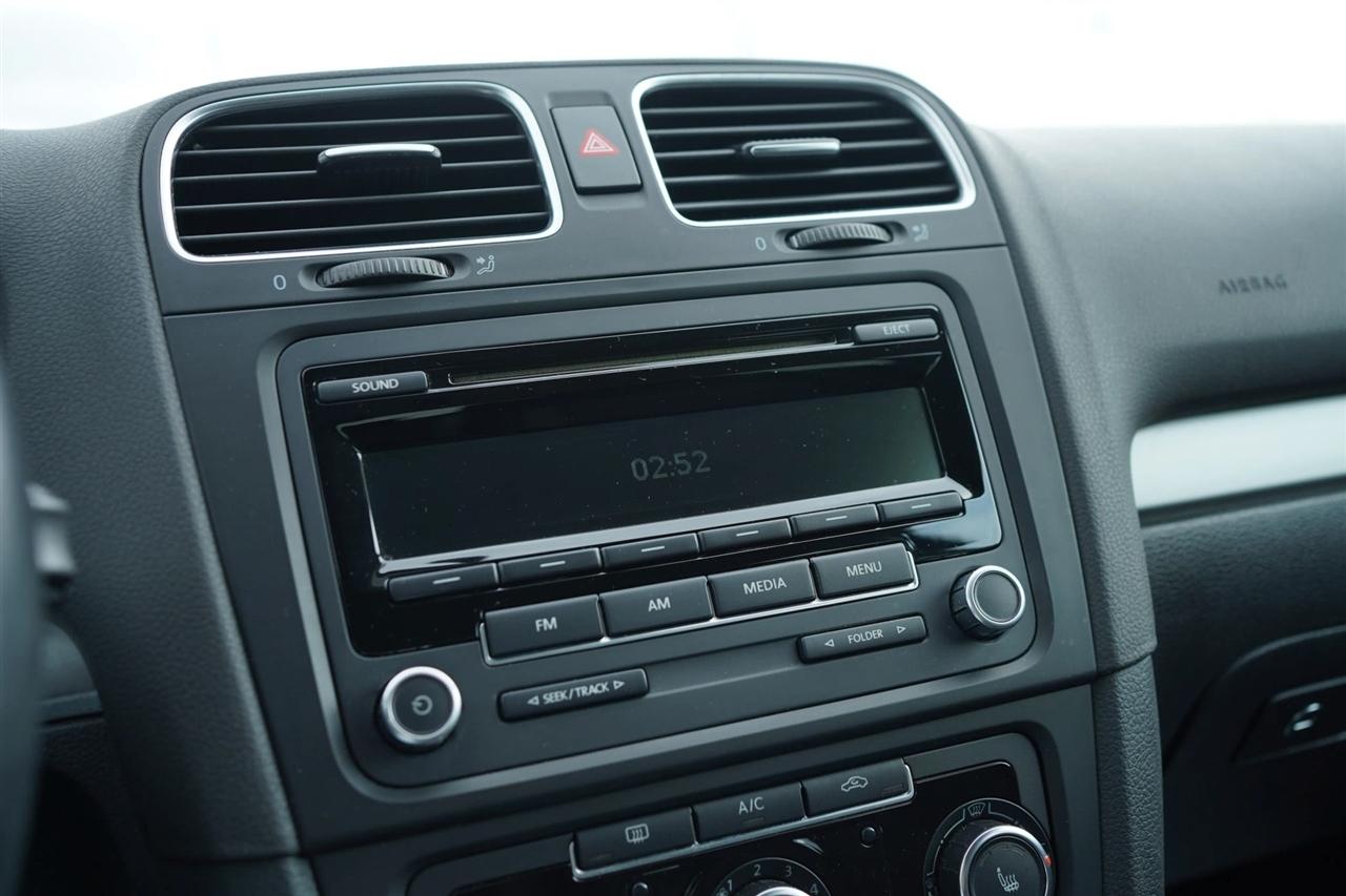 Volkswagen Golf 2.5L Conv & Sunroof 4 Door PZEV 2013