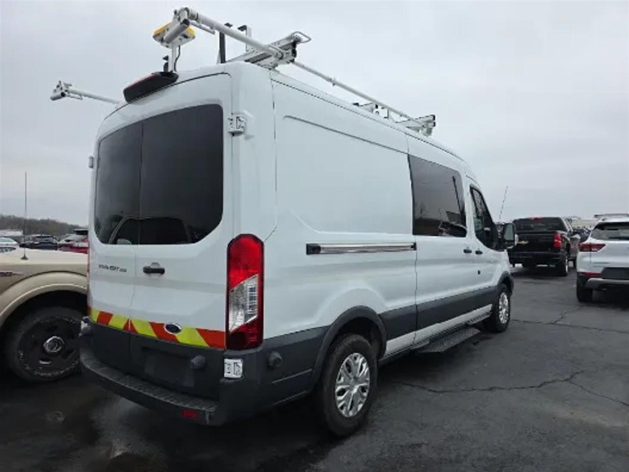 Ford Transit 250 Van Med. Roof w/Sliding Pass. 148-in. WB 2018