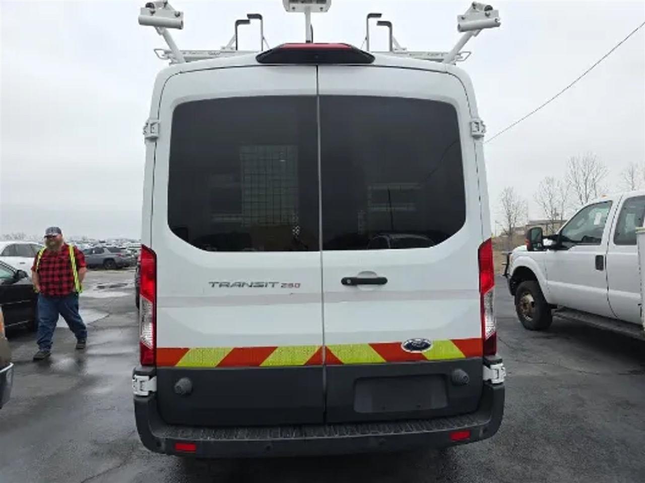 Ford Transit 250 Van Med. Roof w/Sliding Pass. 148-in. WB 2018