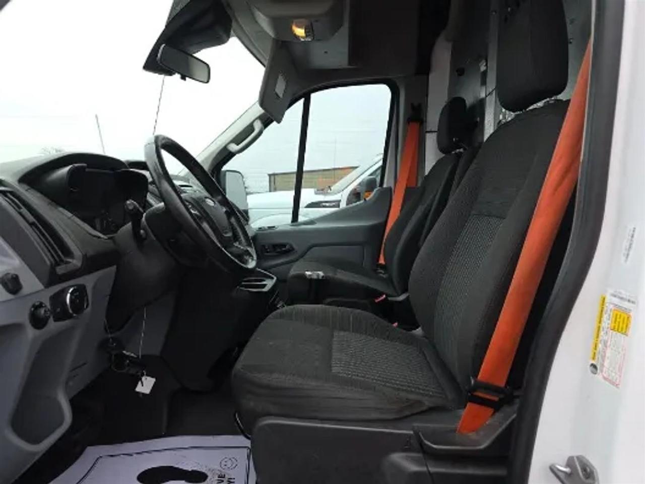 Ford Transit 250 Van Med. Roof w/Sliding Pass. 148-in. WB 2018