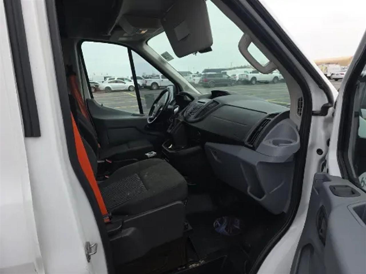 Ford Transit 250 Van Med. Roof w/Sliding Pass. 148-in. WB 2018