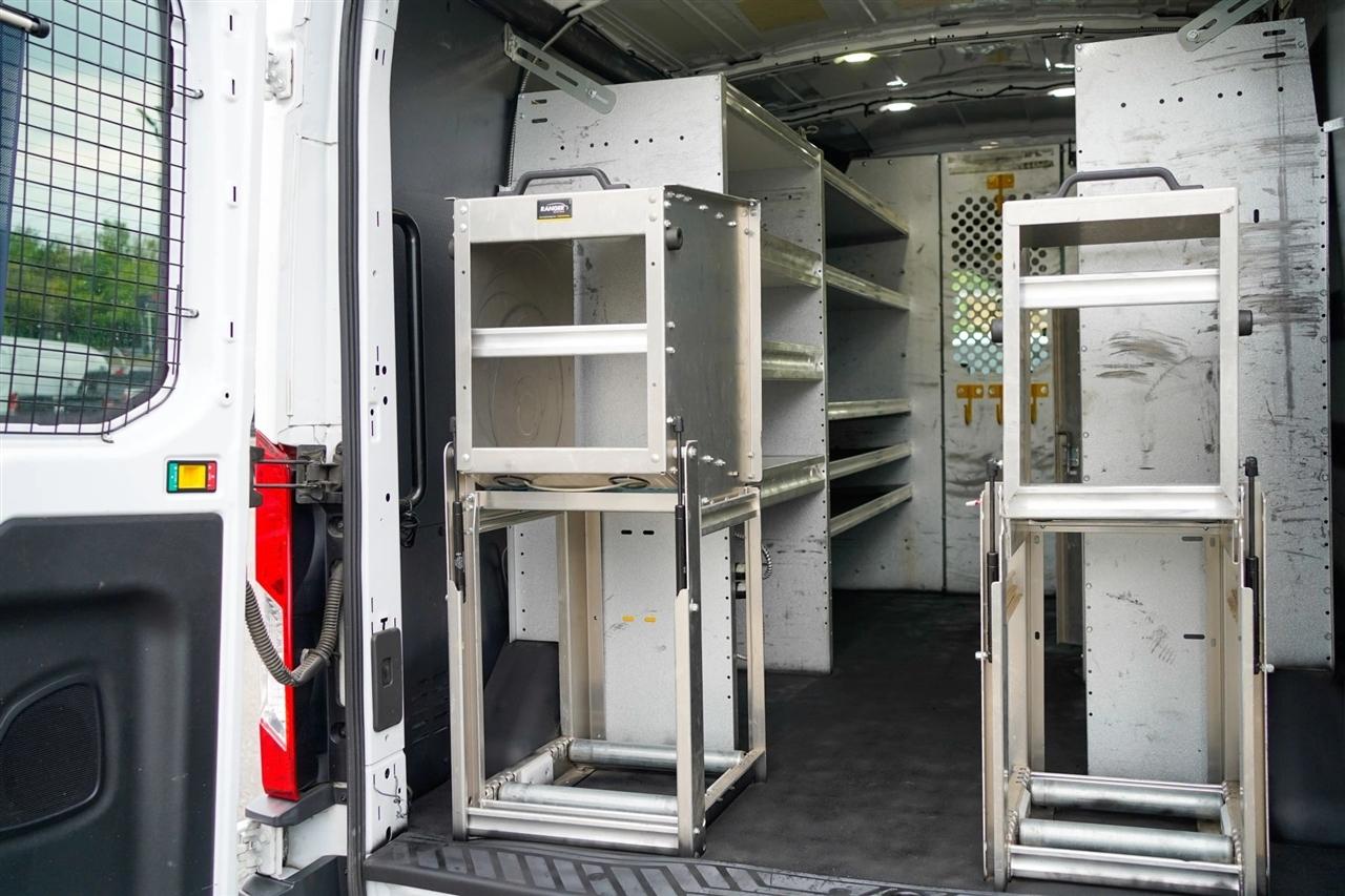 Ford Transit 250 Van Med. Roof w/Sliding Pass. 148-in. WB 2018