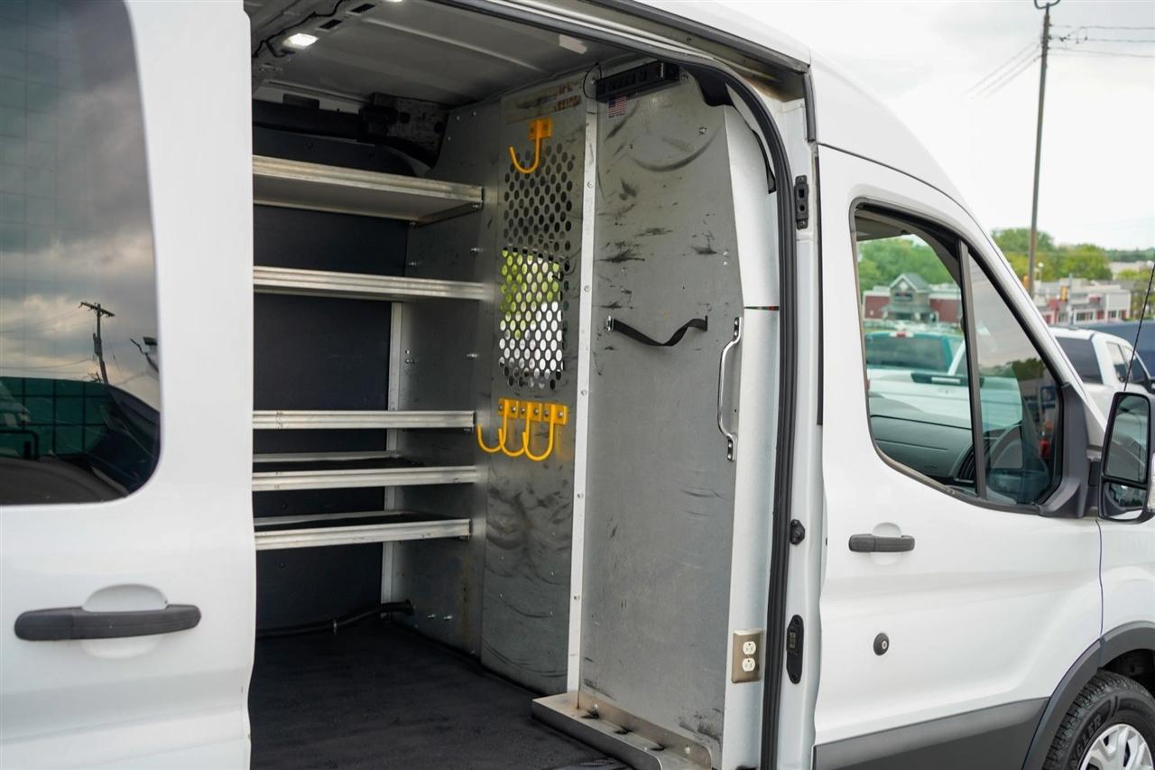 Ford Transit 250 Van Med. Roof w/Sliding Pass. 148-in. WB 2018