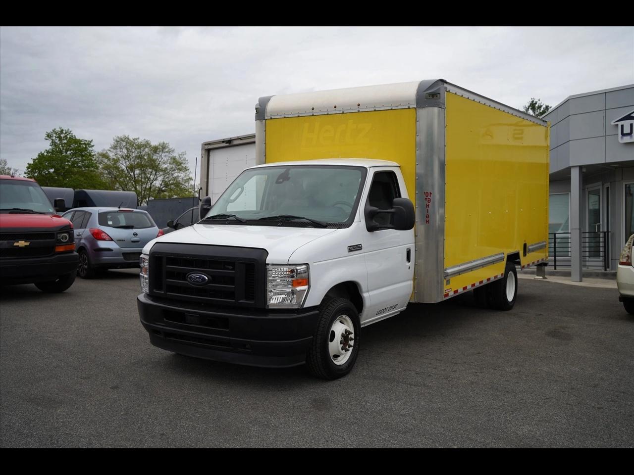 Ford Econoline E-350 Super Duty 2024