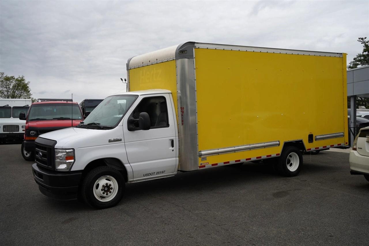 Ford Econoline E-350 Super Duty 2024