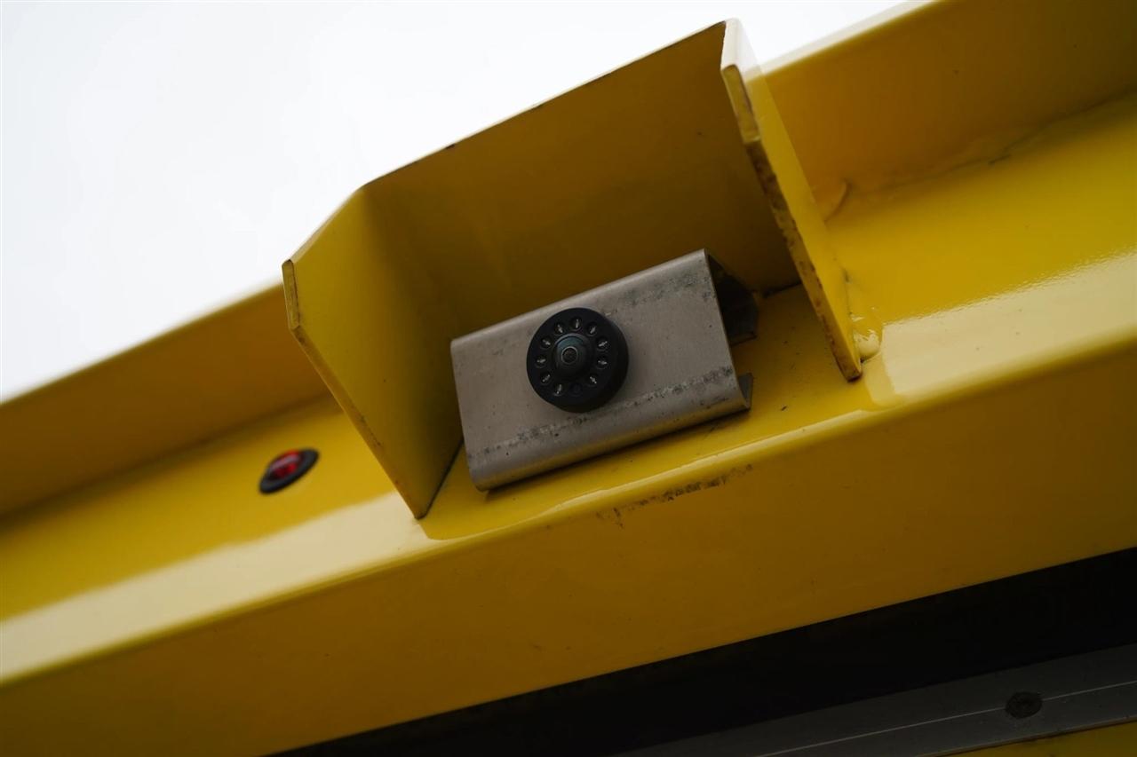 Ford Econoline E-350 Super Duty 2024