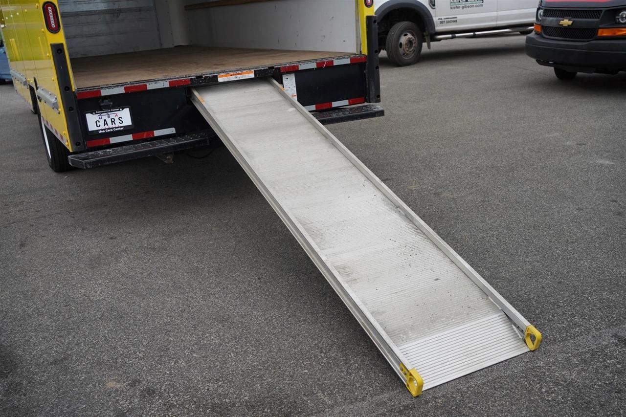 Ford Econoline E-350 Super Duty 2024