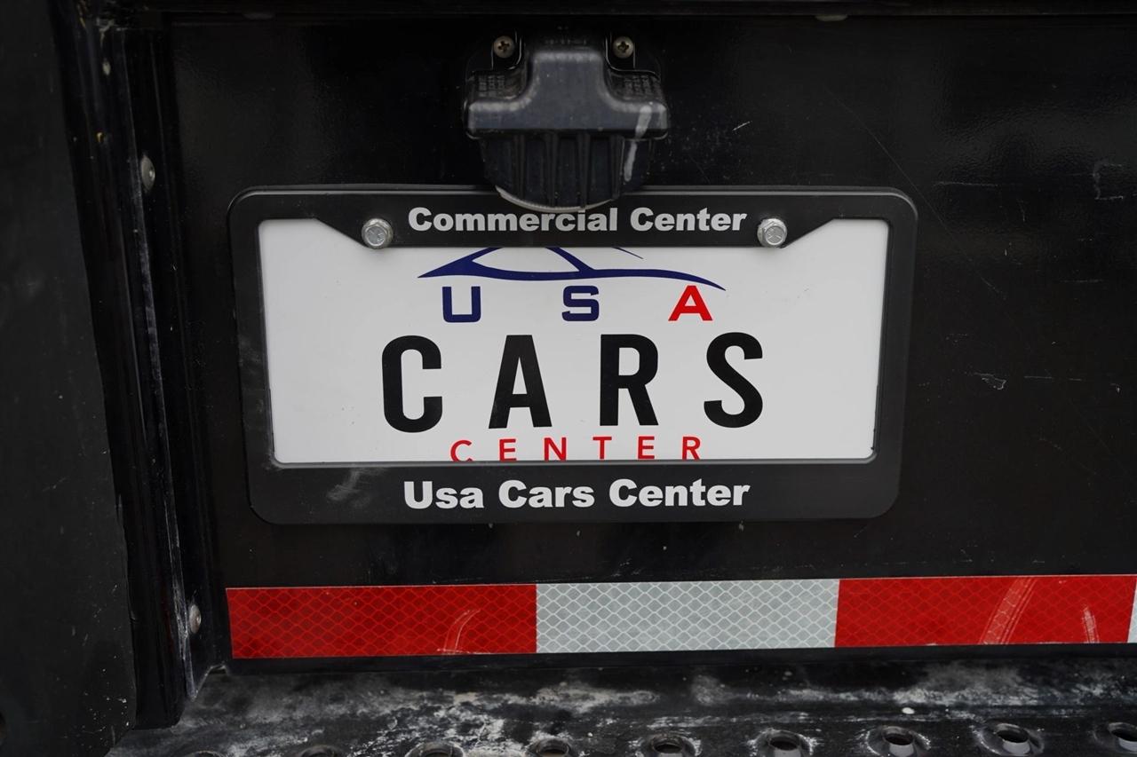 Ford Econoline E-350 Super Duty 2024