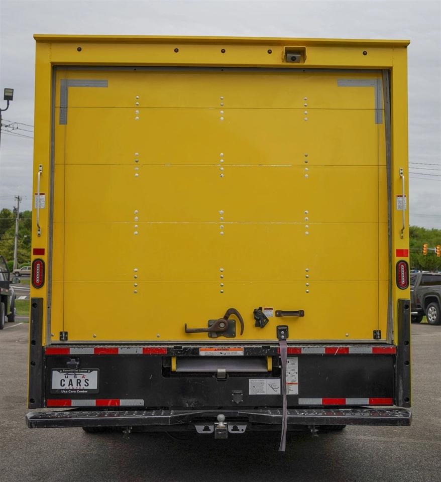 Ford Econoline E-350 Super Duty 2024