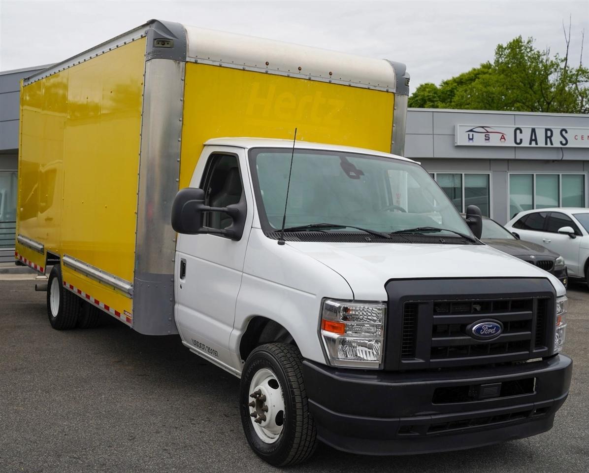 Ford Econoline E-350 Super Duty 2024