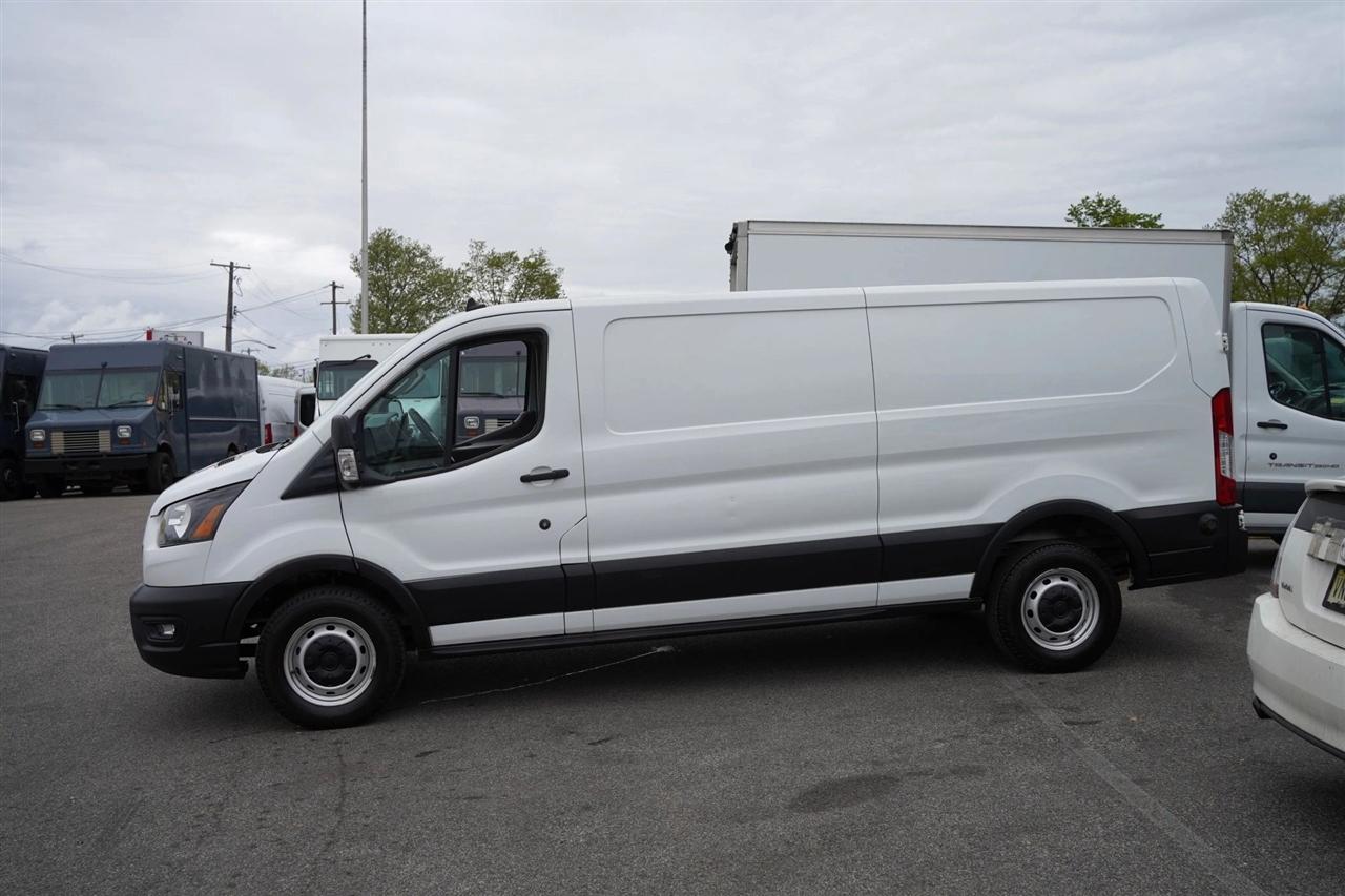 Ford Transit 250 Van Low Roof w/Sliding Pass. 130-in. WB 2020
