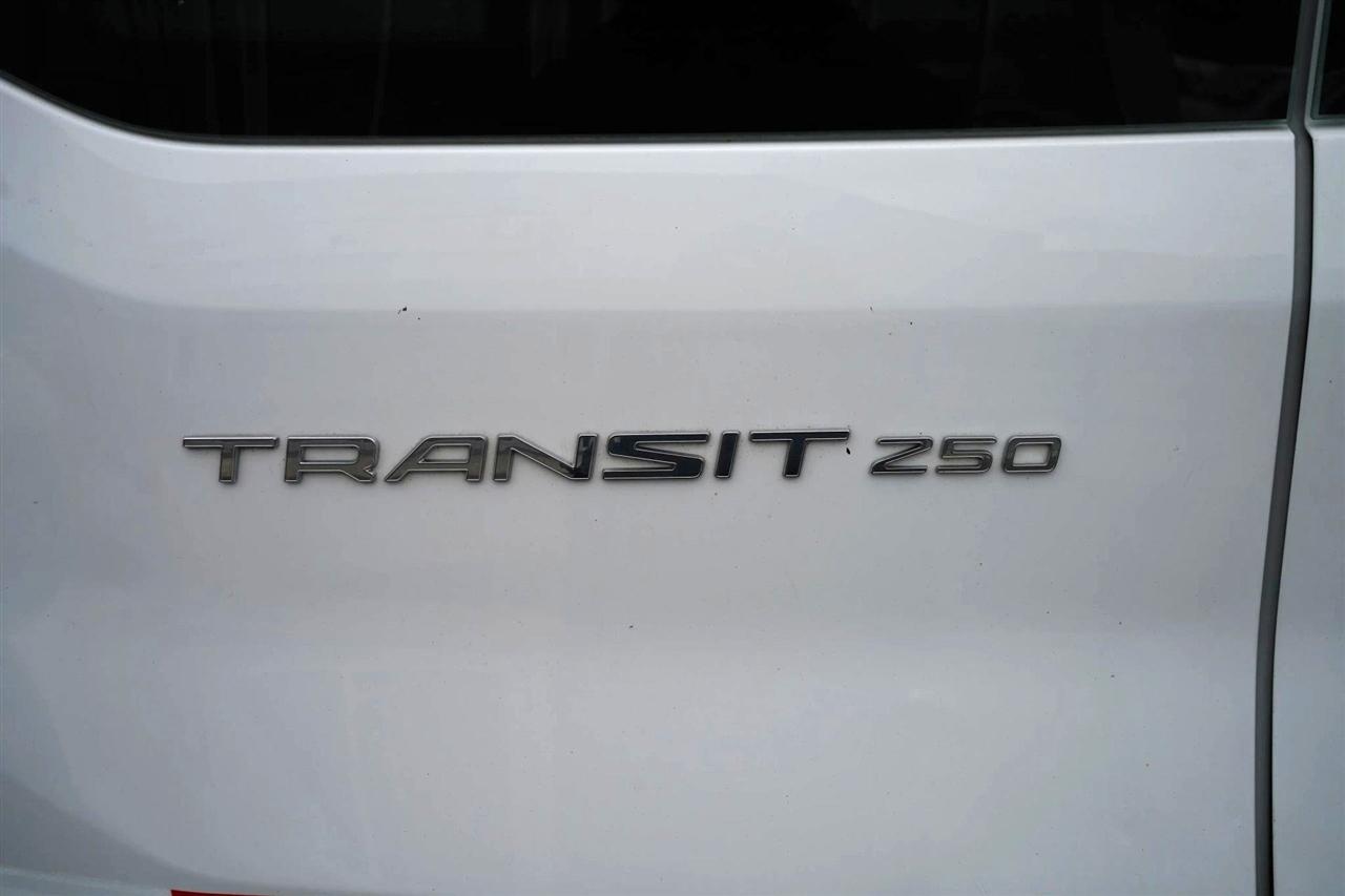 Ford Transit 250 Van Low Roof w/Sliding Pass. 130-in. WB 2020