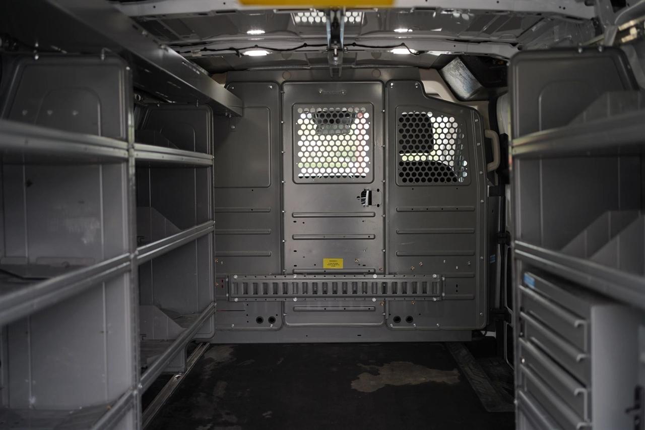 Ford Transit 250 Van Low Roof w/Sliding Pass. 130-in. WB 2020