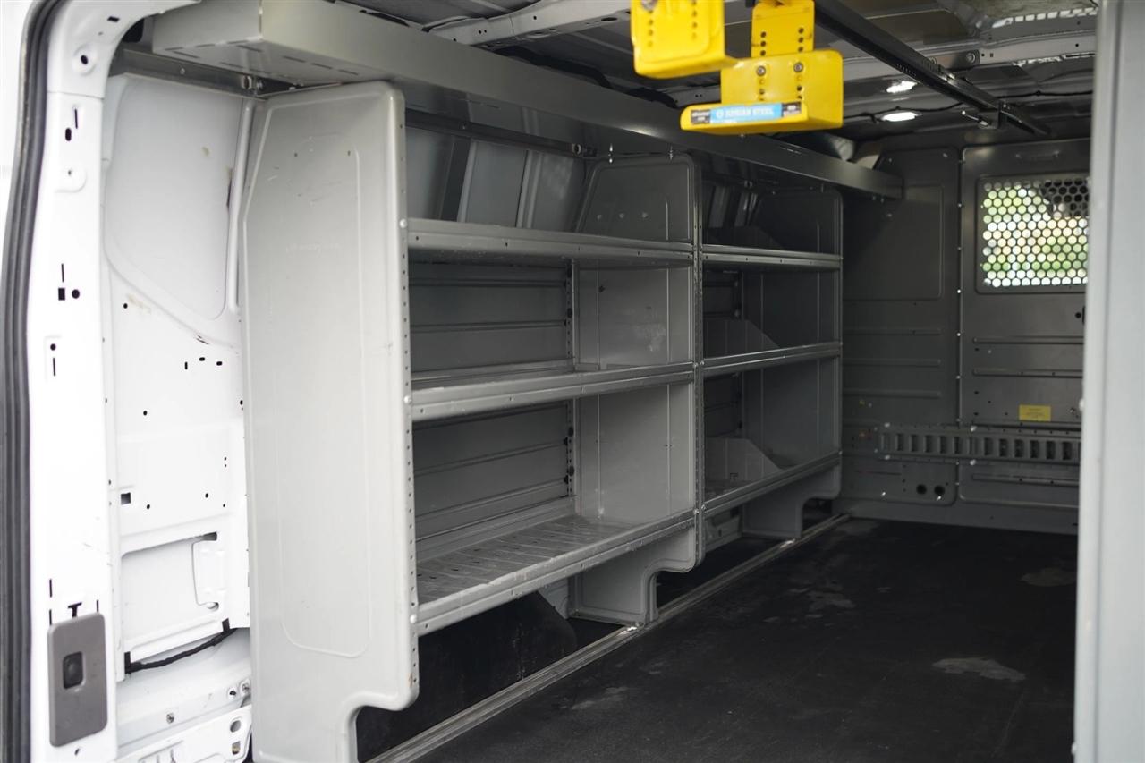 Ford Transit 250 Van Low Roof w/Sliding Pass. 130-in. WB 2020