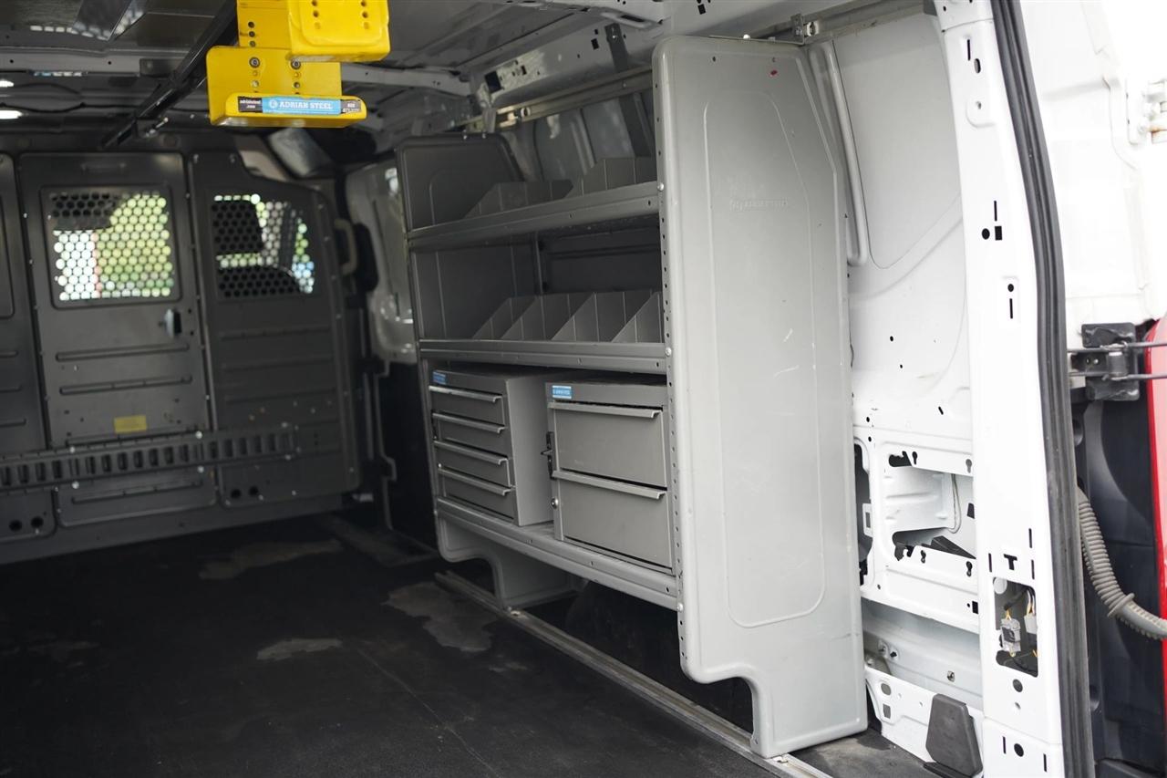 Ford Transit 250 Van Low Roof w/Sliding Pass. 130-in. WB 2020