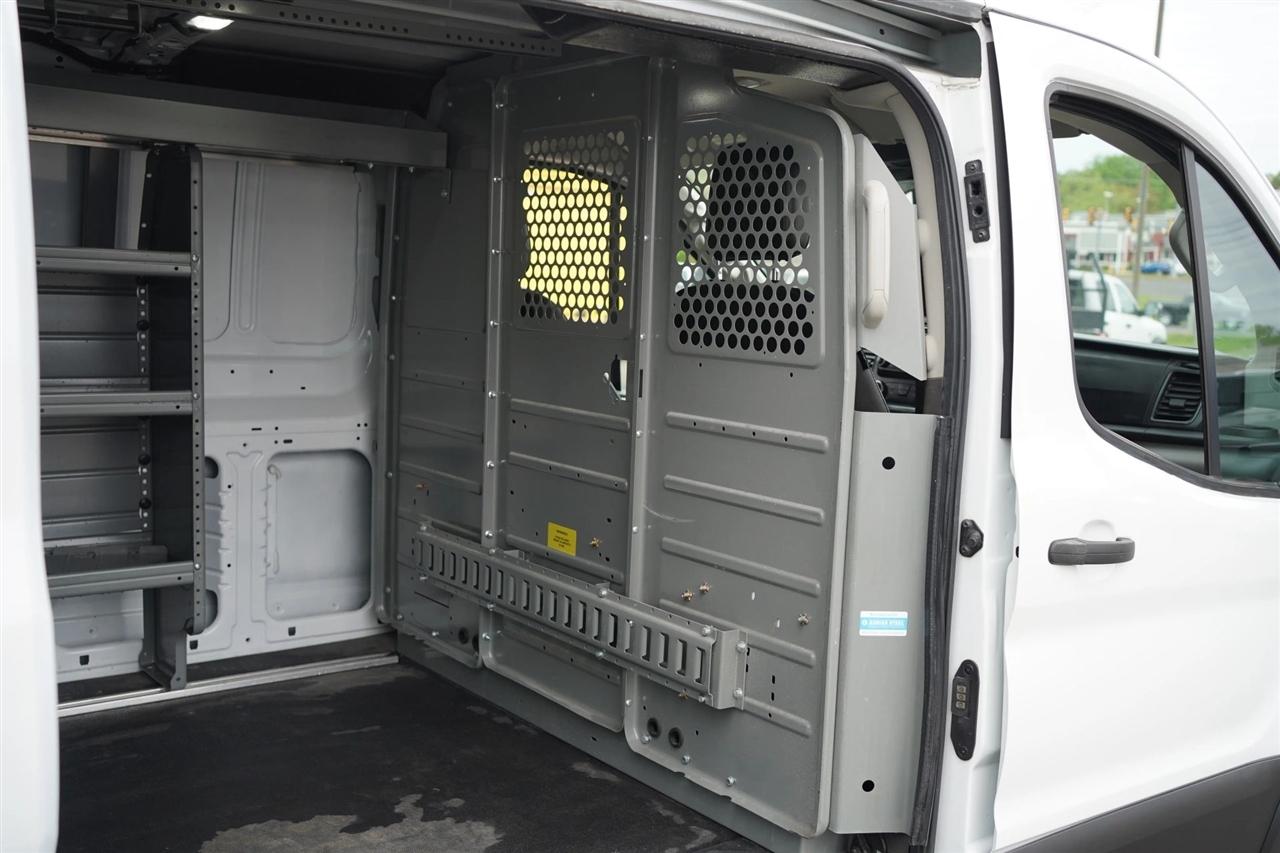 Ford Transit 250 Van Low Roof w/Sliding Pass. 130-in. WB 2020