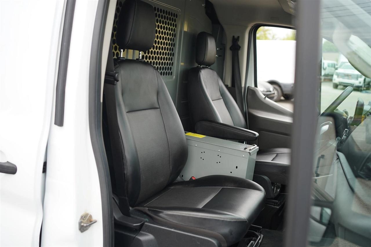 Ford Transit 250 Van Low Roof w/Sliding Pass. 130-in. WB 2020